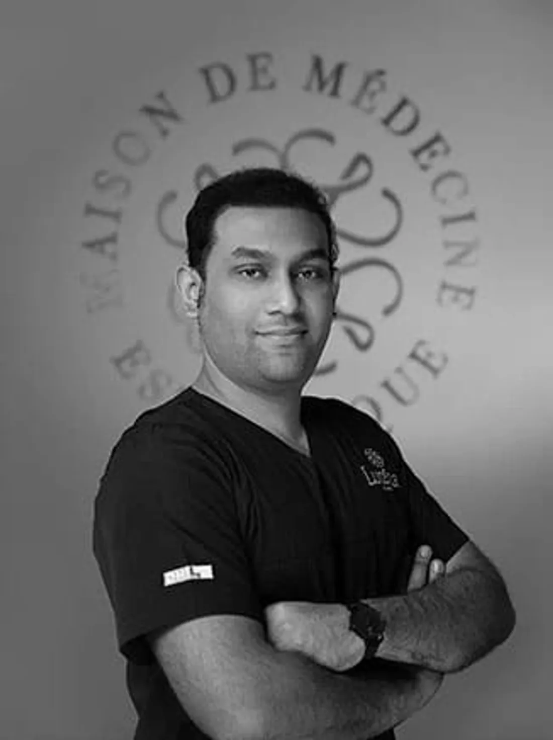 Dr Ahsen Farooque, hair restoration surgeon in Dubai